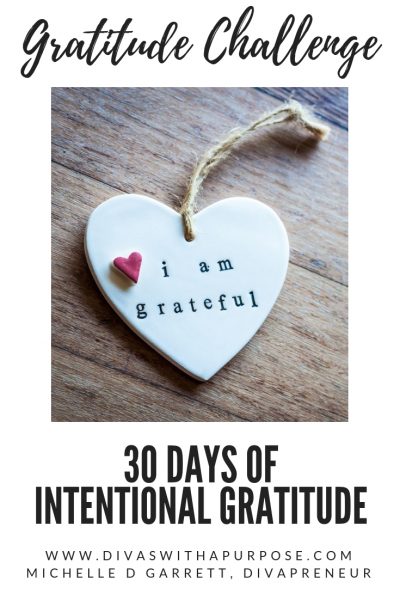 A simple 30 days gratitude challenge to help you focus on intentional gratitude. This challenge focuses on internal and external gratitude habits. #thankfulthursday #gratitudechallenge